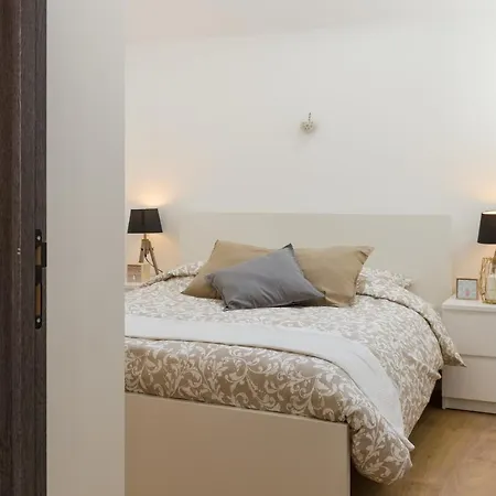 Appartement De Standing 8 Personnes Centre Historique De Colmar